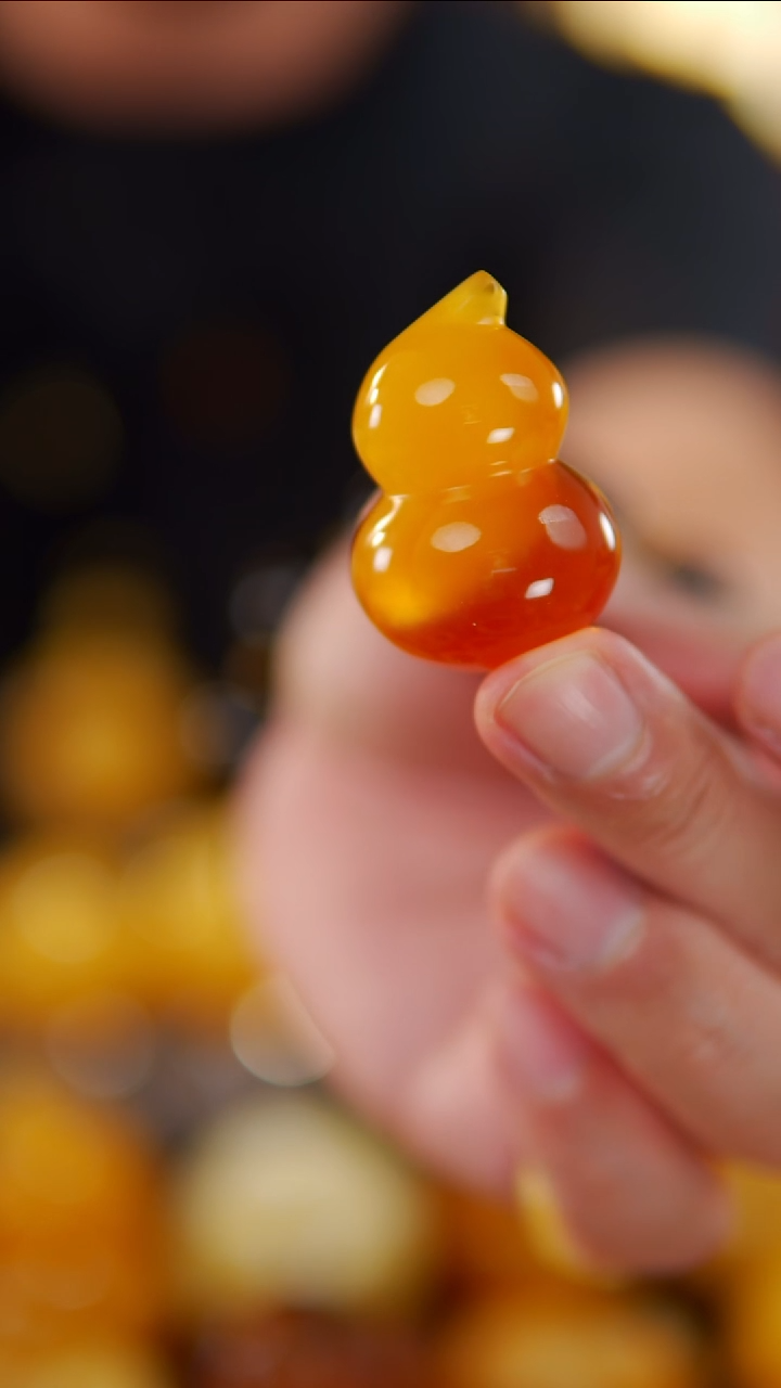 裸石琥珀未镶嵌金绞蜜葫芦15.2