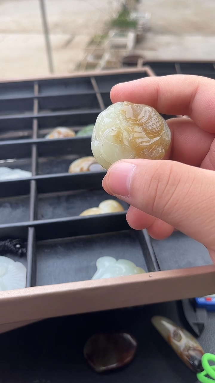 颈饰未镶嵌和田玉（糖玉）3