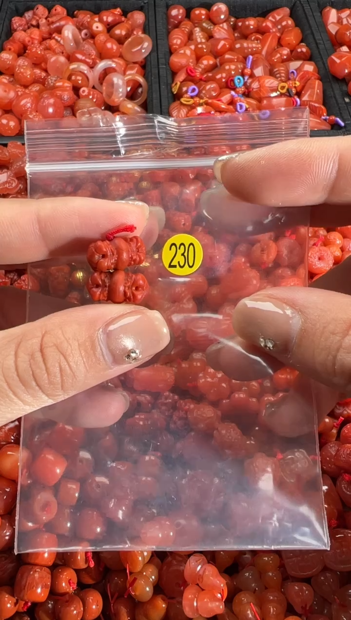 【闪购商品】南红玛瑙颈饰未镶嵌1