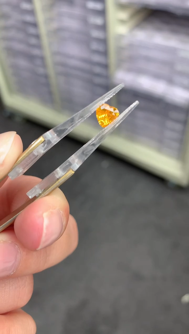 【闪购商品】彩色蓝宝石裸石未镶嵌1ct黄蓝宝