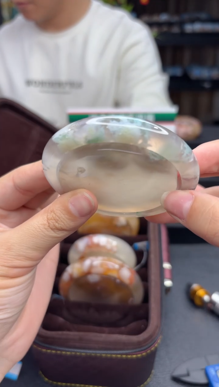 【闪购商品】石英质玉手镯未镶嵌178（58圈赠送镯心）