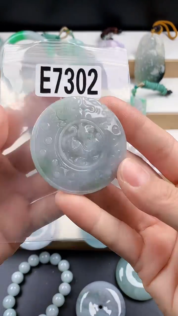 颈饰未镶嵌翡翠天然翡翠吊坠挂件