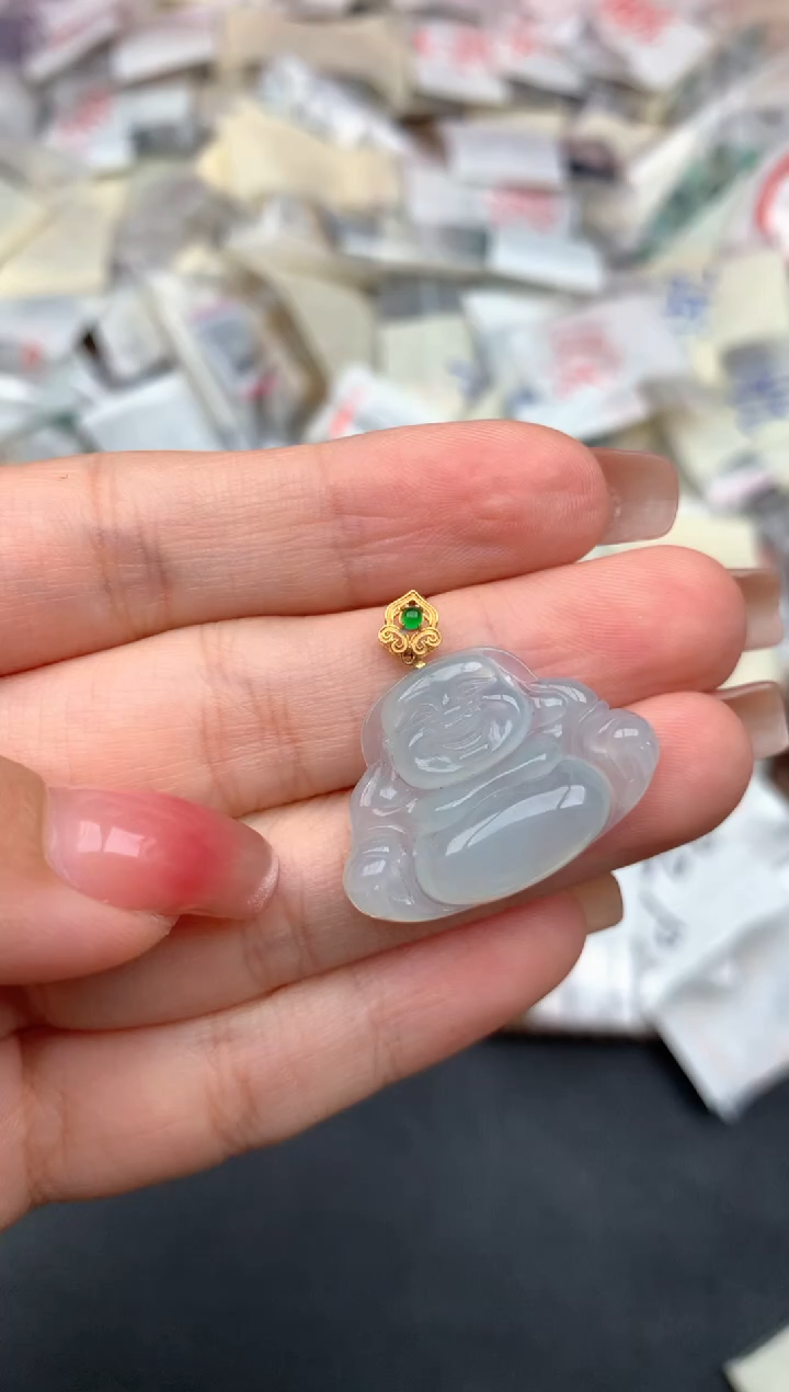 18K金镶嵌挂件翡翠一