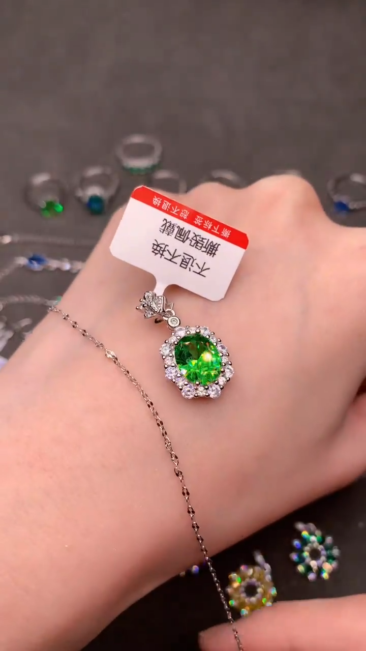 【闪购商品】石榴石（沙弗莱）颈饰银S925镶嵌······