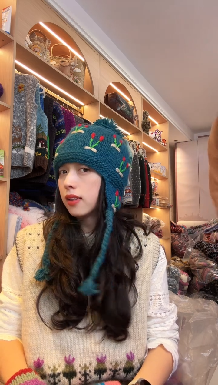 羊毛纯手工护耳帽樱桃