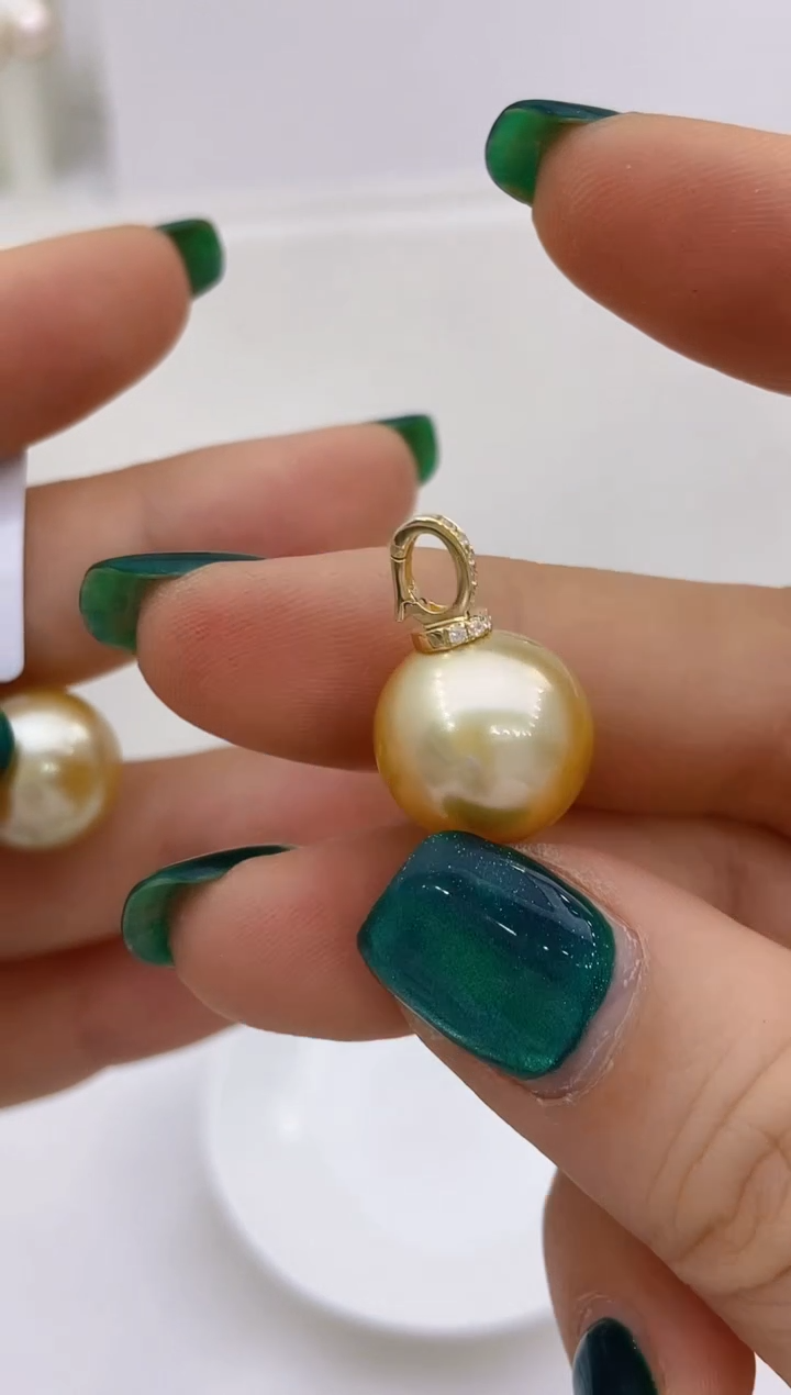 【闪购商品】海水珍珠吊坠18K金镶嵌160多样性发其一