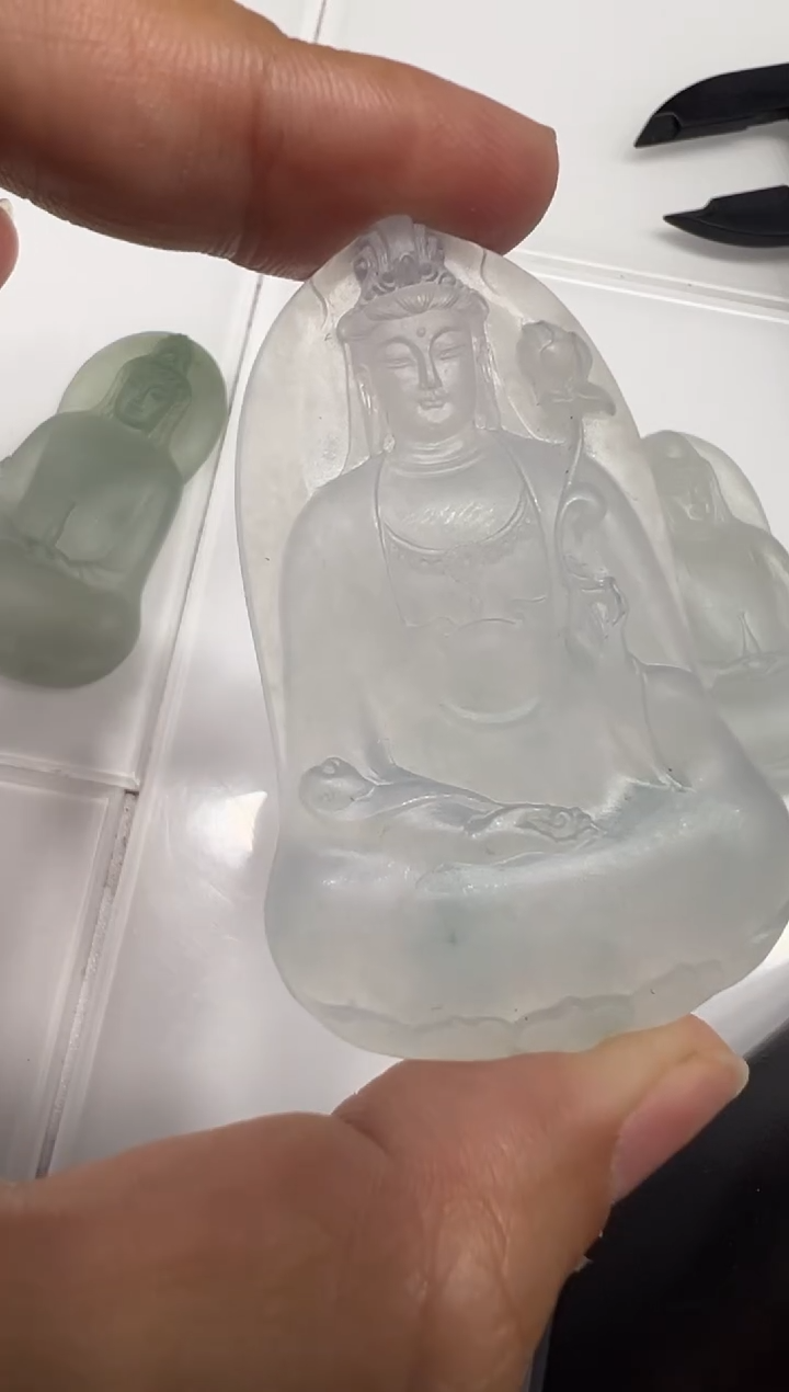 定制翡翠未镶嵌观音