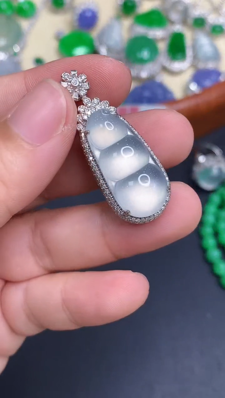 颈饰18K金镶嵌翡翠576-中国好珍宝