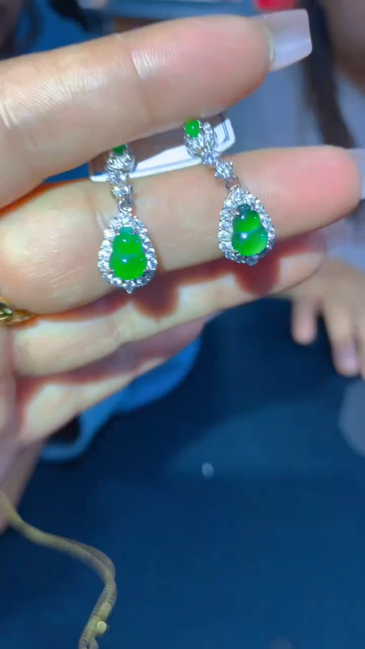 【闪购商品】翡翠耳饰未镶嵌0884209876多样性发其一