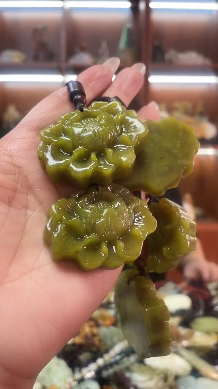 未镶嵌蛇纹石玉吊坠多样性发货，拍一发一拍二发二