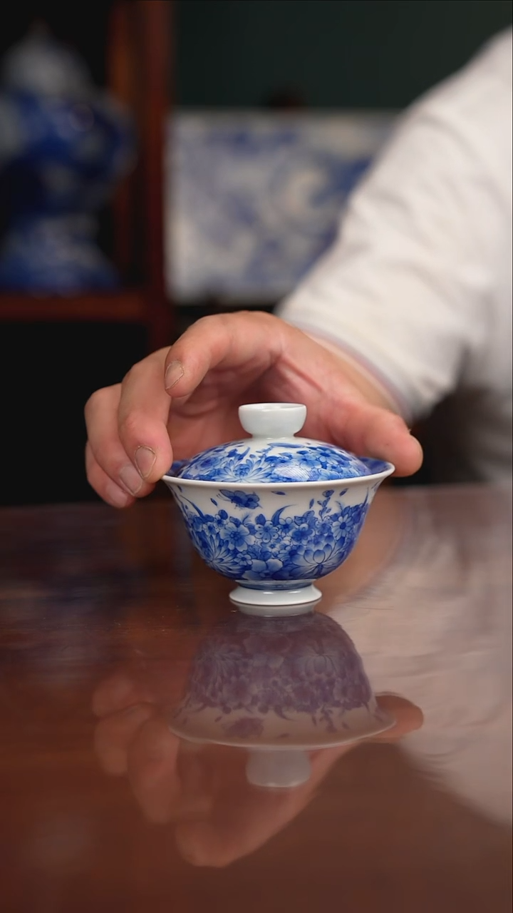 晓月窑青花蝶恋花盖碗