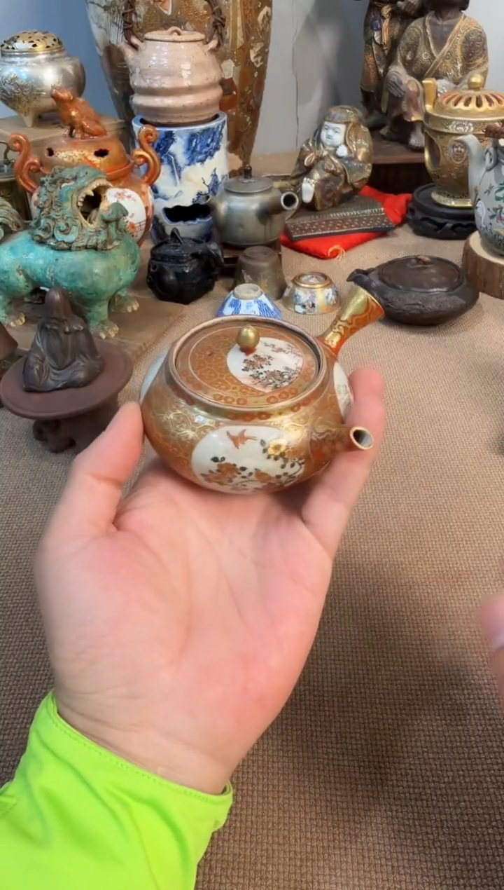 九谷细密赤绘侧把壶