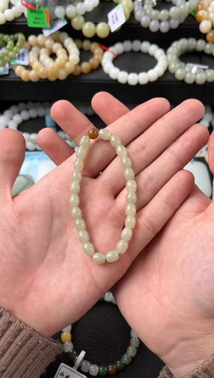 【闪购商品】和田玉手串未镶嵌且末青白玉米粒手串卡6微色差