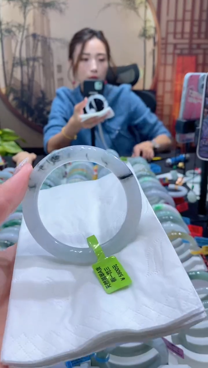 未镶嵌手镯翡翠000072549