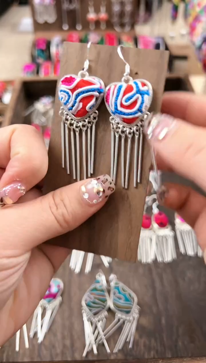 【闪购商品】织绣民族风老绣饰品586