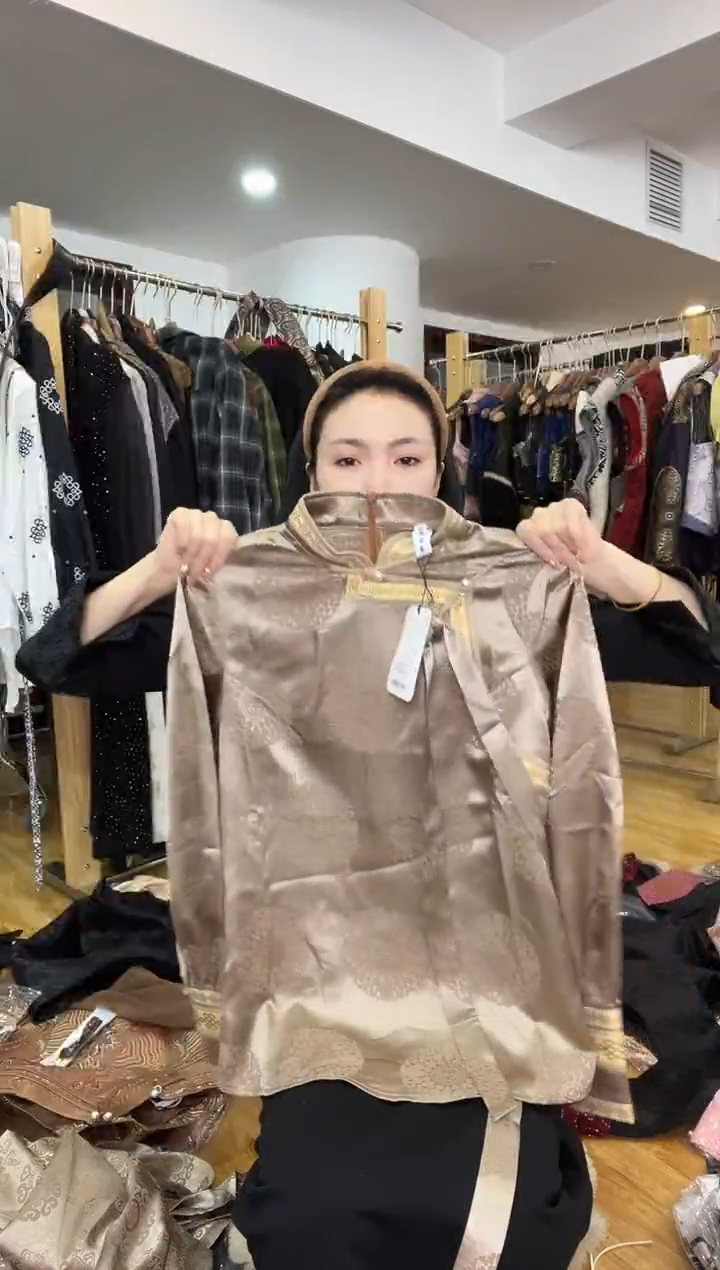 衬衣       L码        105-115斤