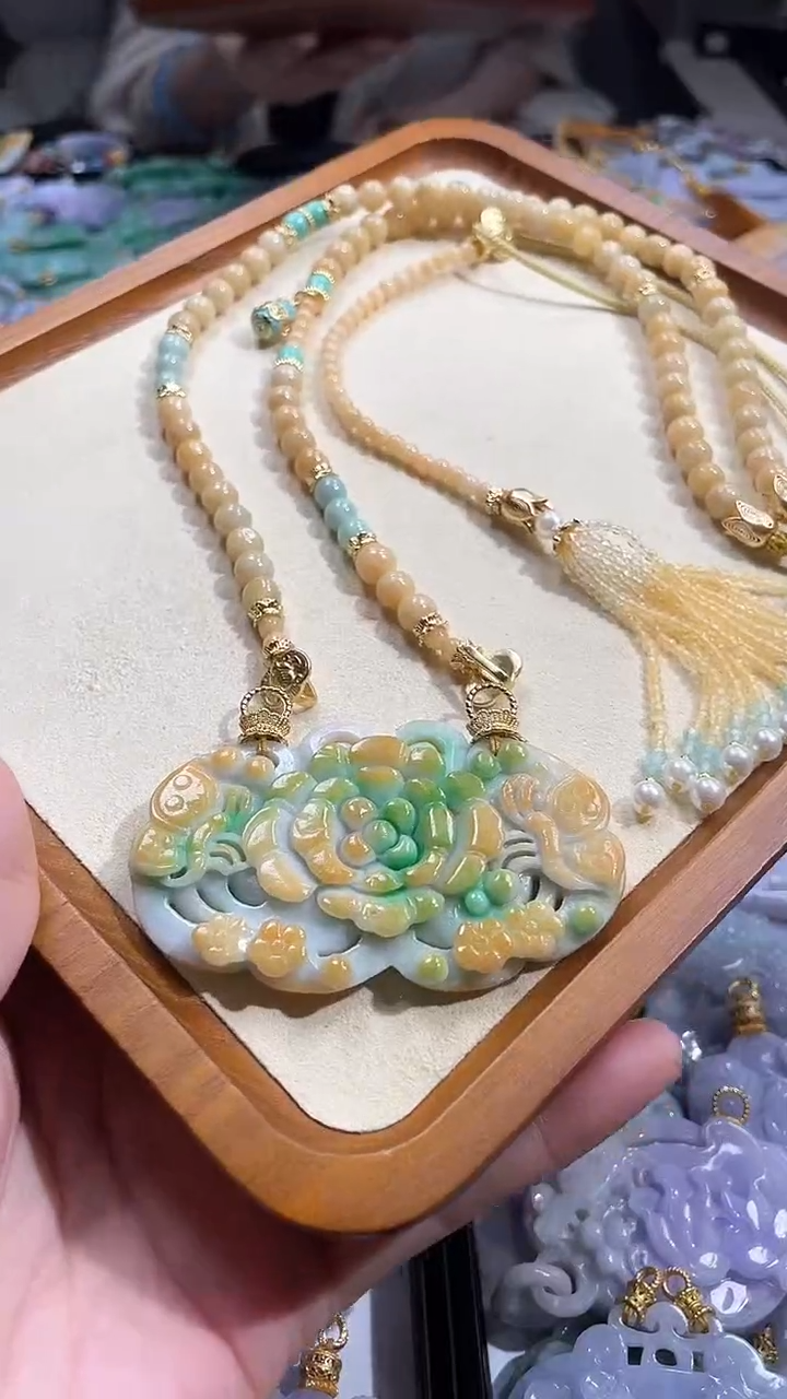 【闪购商品】翡翠颈饰未镶嵌吊坠
