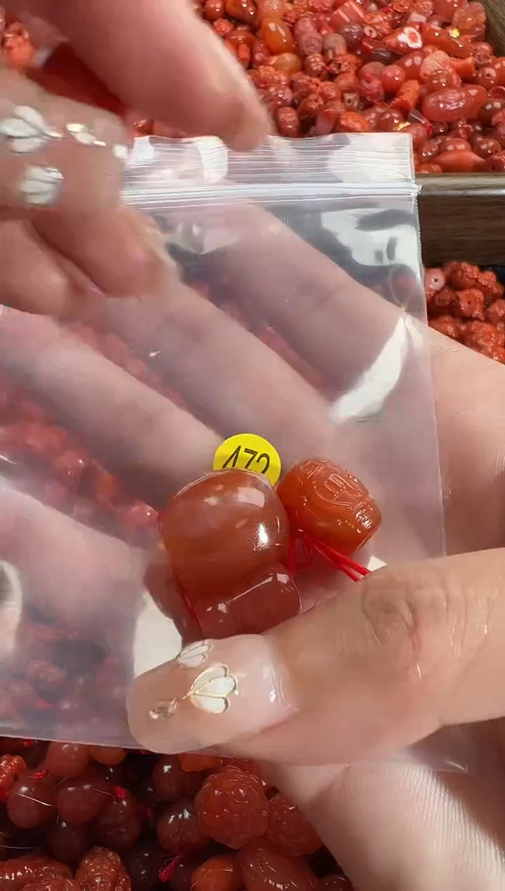 颈饰未镶嵌南红玛瑙1