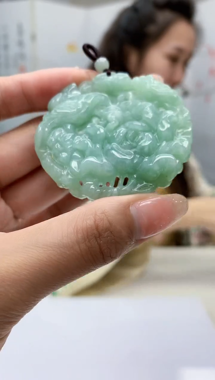 【闪购商品】定制翡翠未镶嵌4989mm-毛货挂件82