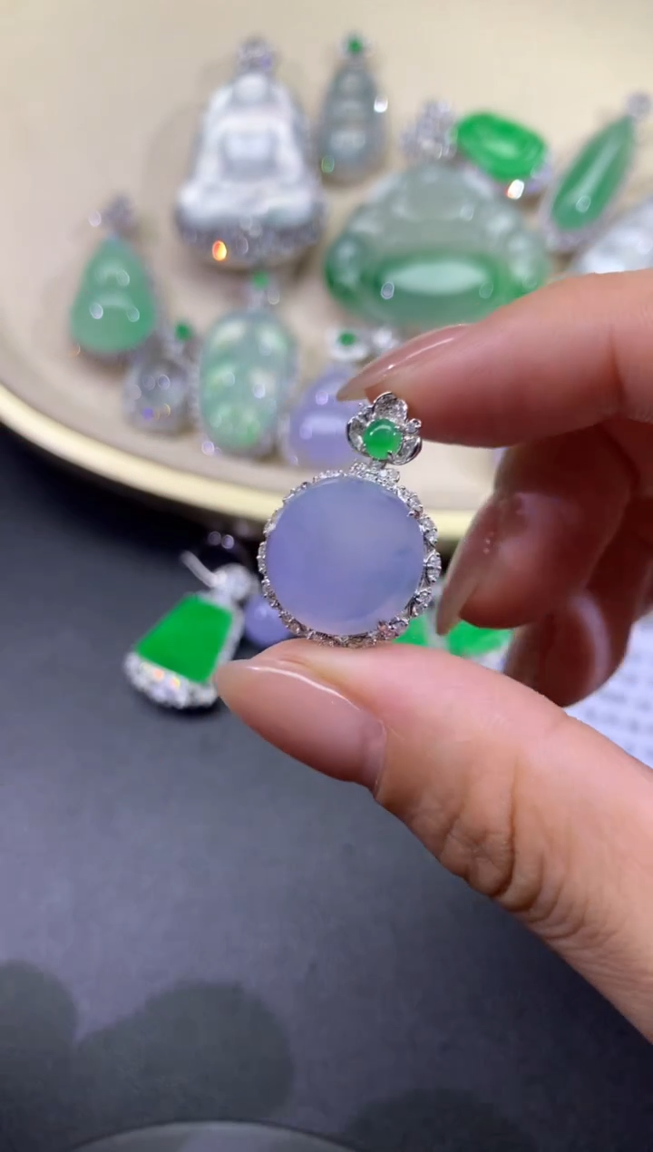 【闪购商品】翡翠吊坠(不含链)18K金镶嵌50天然A货翡翠