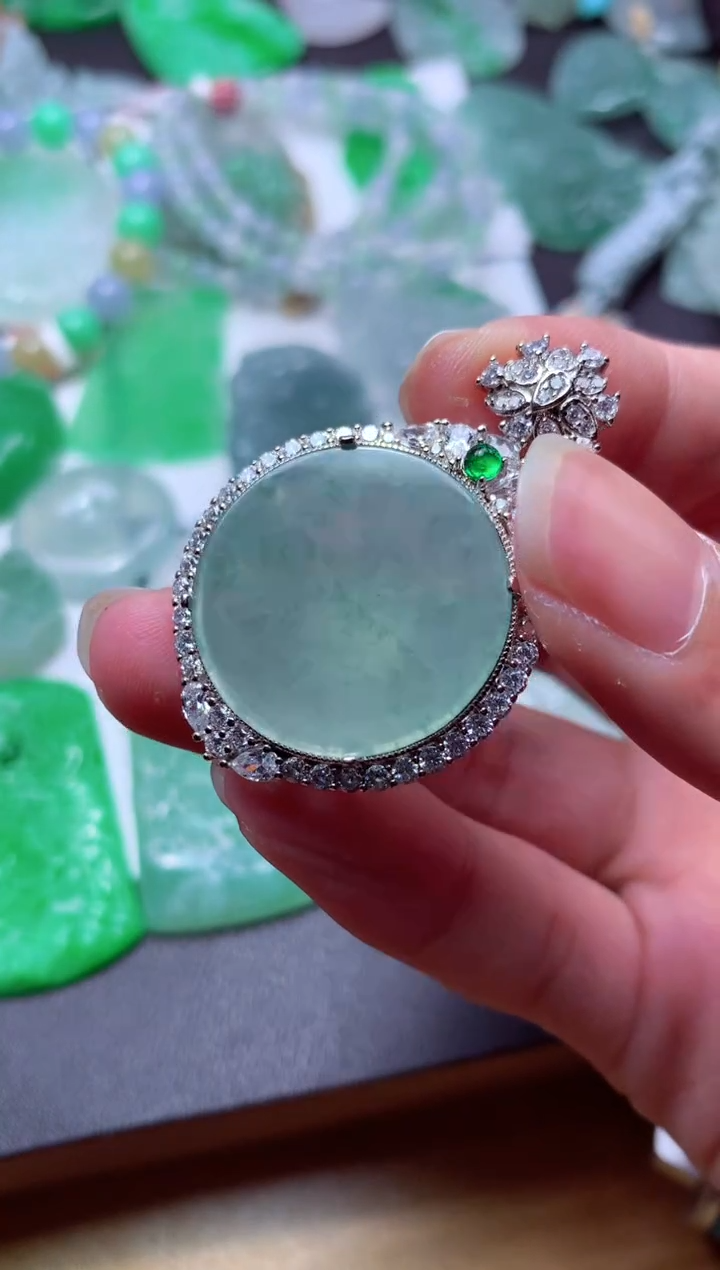 【闪购商品】翡翠颈饰未镶嵌天然翡翠