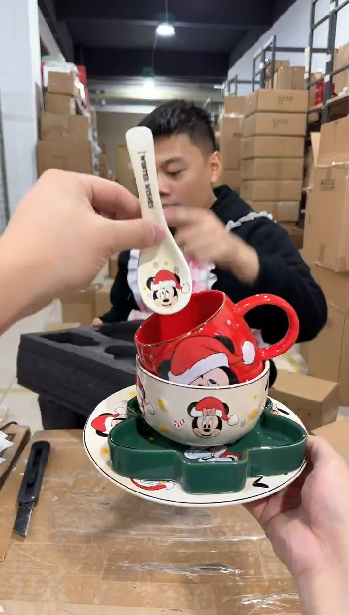 瓷片原盒圣诞米奇餐具套装