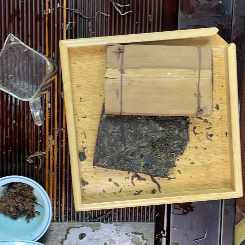 6月11日 250克 05年 冰岛 生茶砖 Y2051