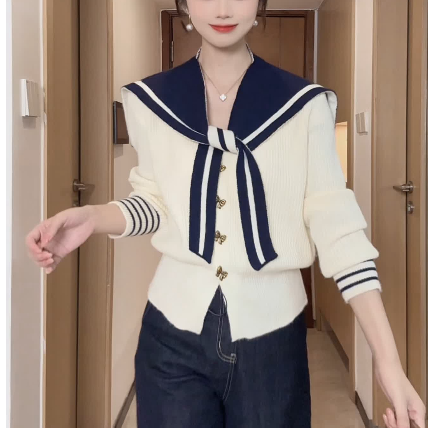 法式高级感蝴蝶扣海军领掐腰毛衣女秋冬2025年设计感小众针织开衫