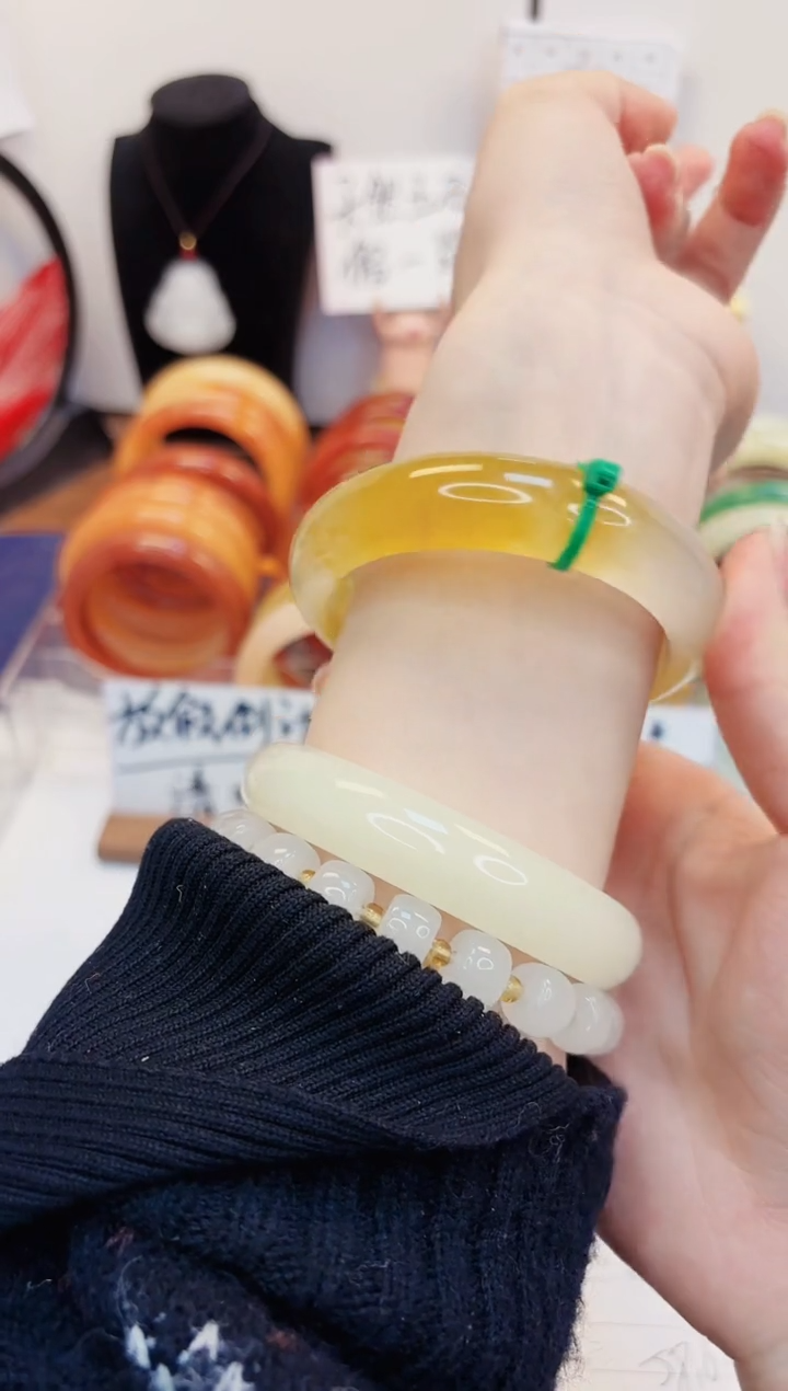 【闪购商品】石英质玉手镯未镶嵌3