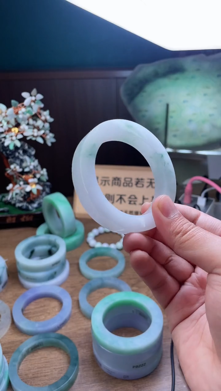 【闪购商品】定制翡翠手镯未镶嵌定制