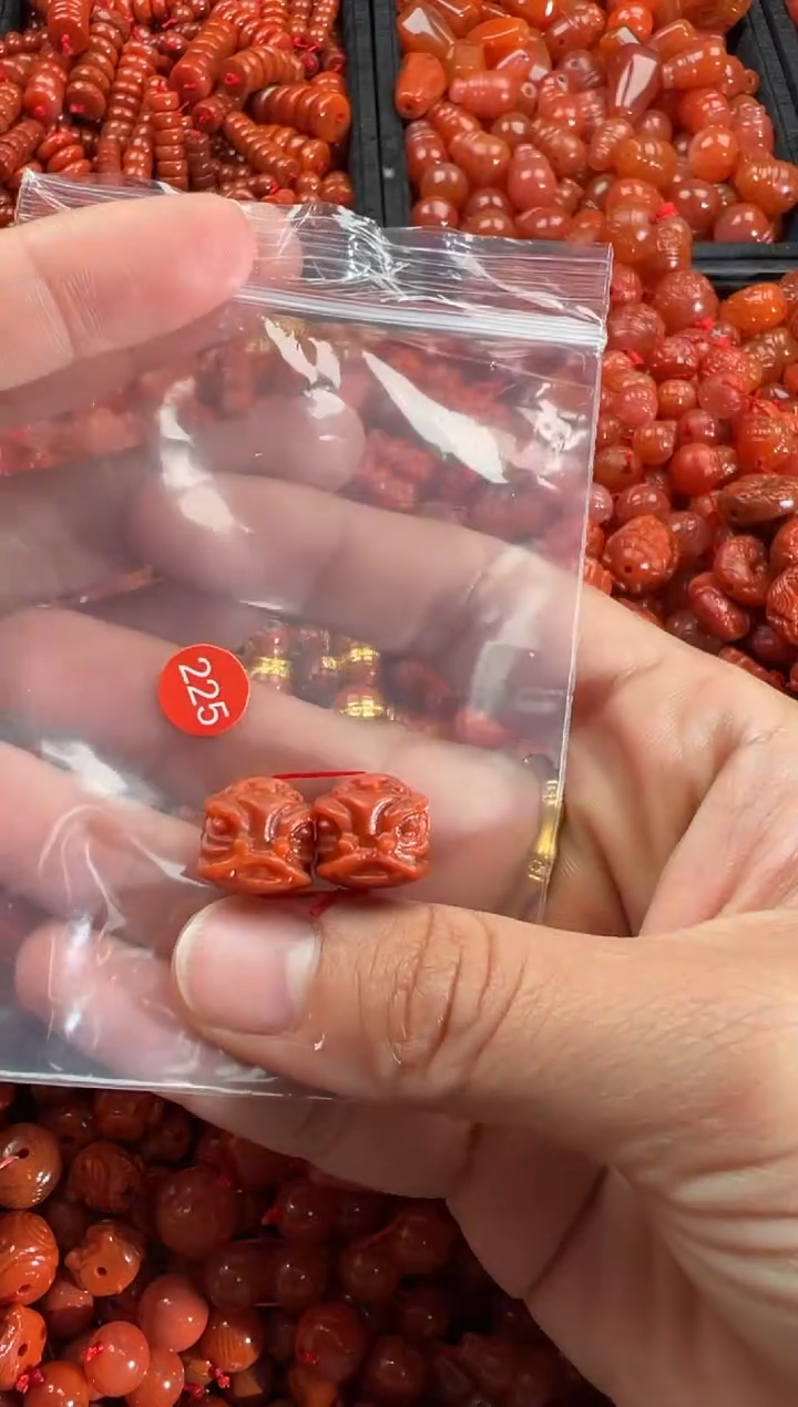 【闪购商品】南红玛瑙颈饰未镶嵌1