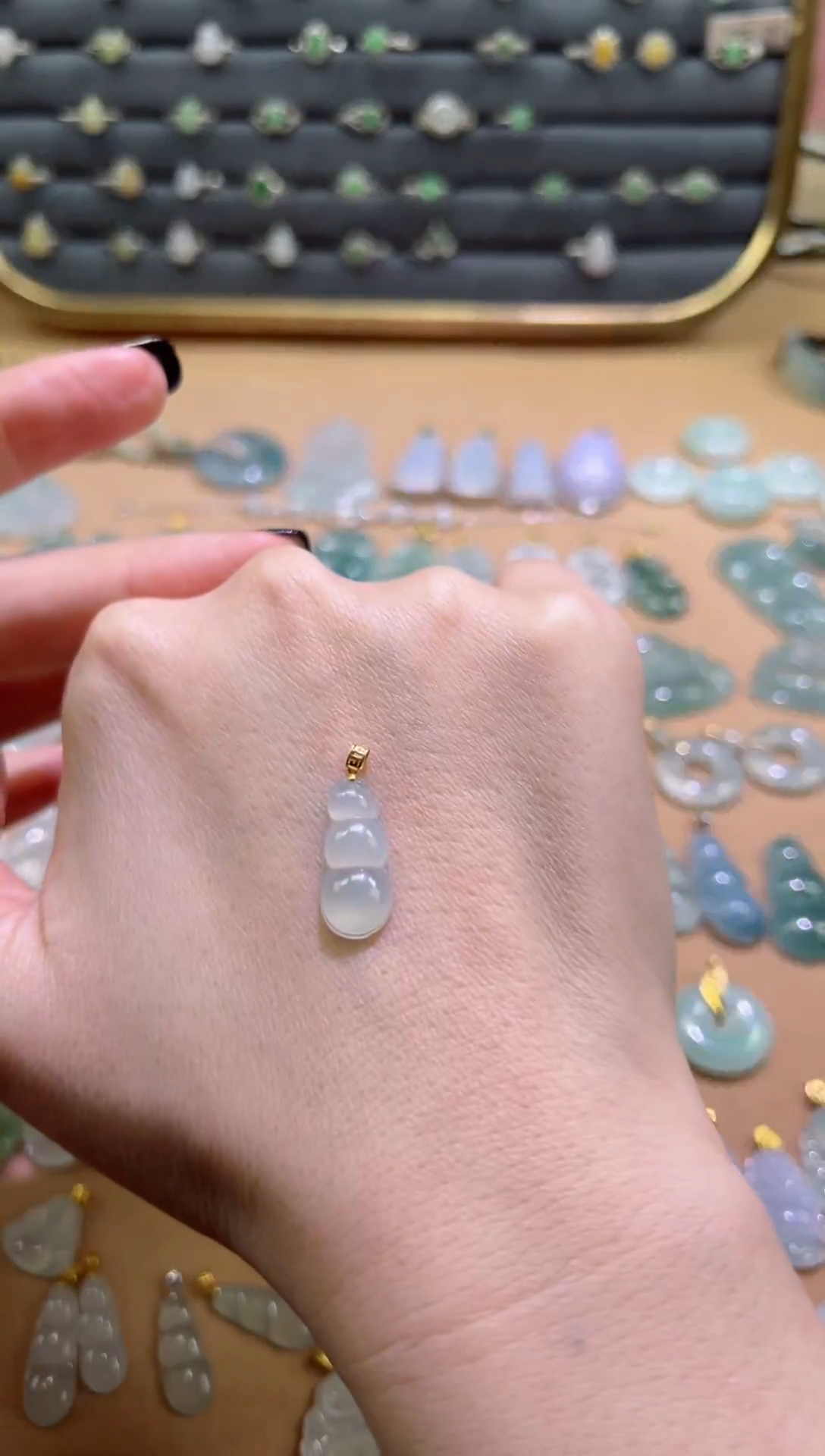 【闪购商品】翡翠颈饰18K金镶嵌豆子