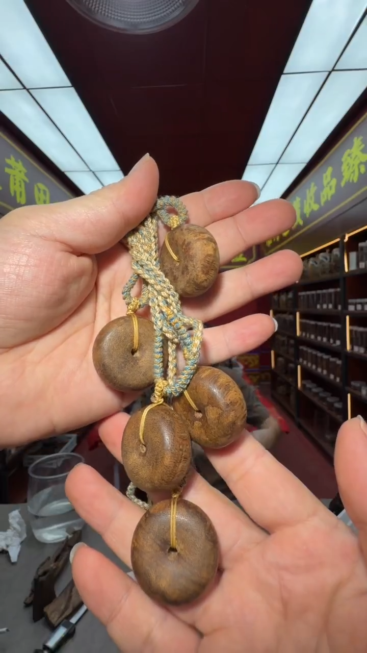 沉香吊坠多样性发一