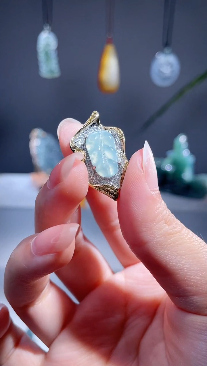 翡翠合金颈饰 叶子