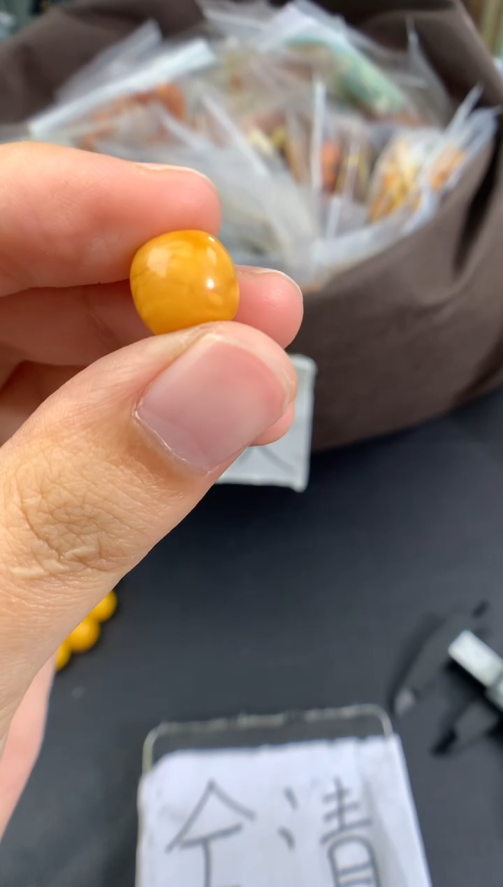 蜜蜡未镶嵌珠宝奇石1