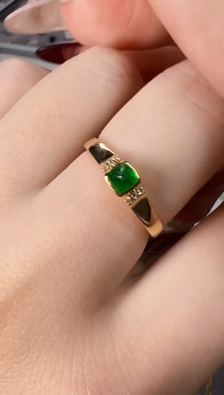【闪购商品】祖母绿戒指18K金镶嵌戒指