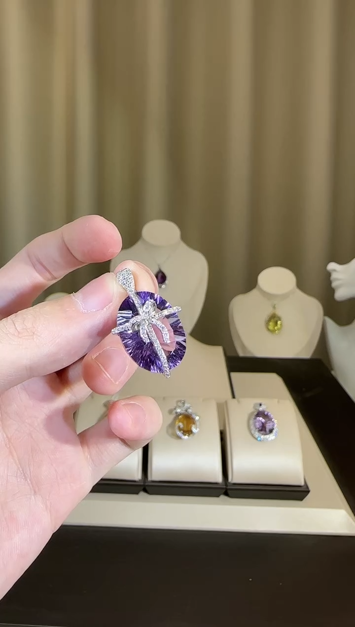 【闪购商品】紫晶颈饰银S925镶嵌15*20mm