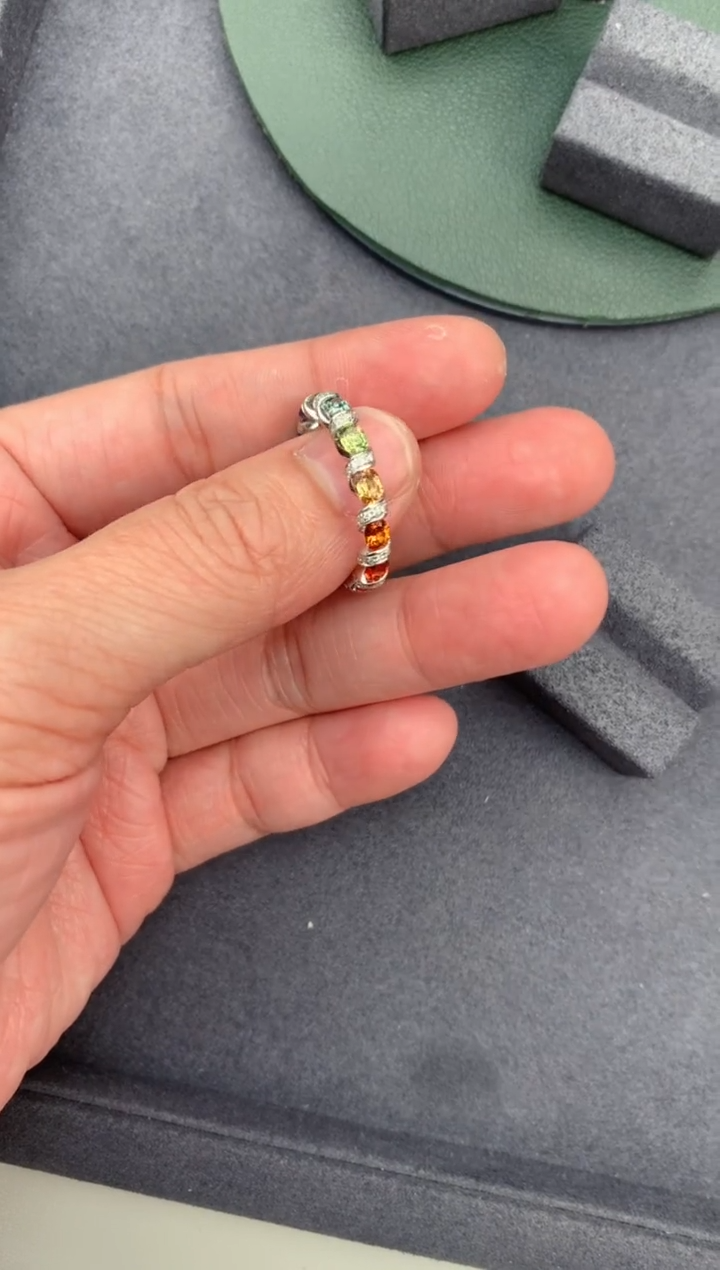 【闪购商品】彩色蓝宝石戒指18K金镶嵌彩色蓝宝石戒指2