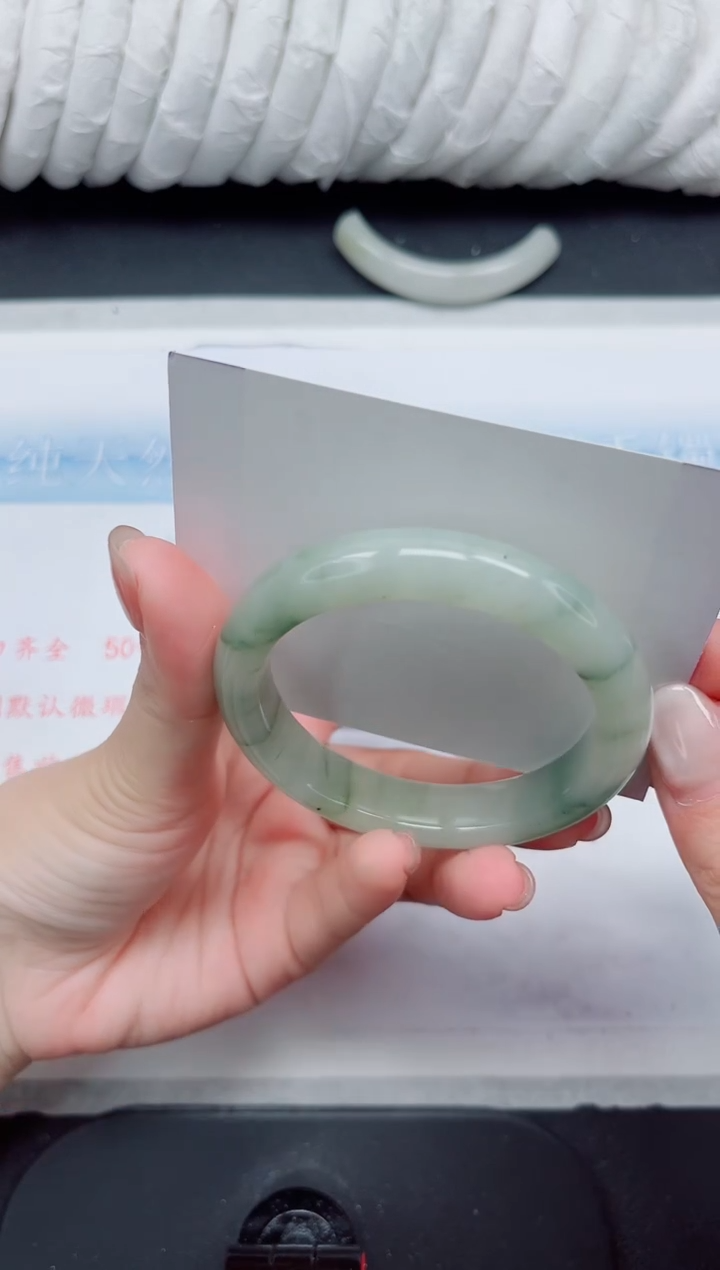 【闪购商品】石英质玉手镯未镶嵌228-51.8