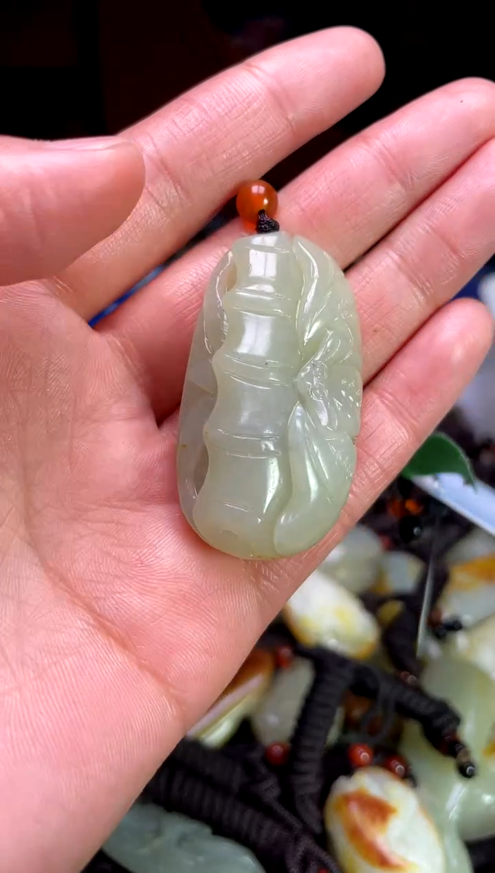 【闪购商品】和田玉颈饰未镶嵌1