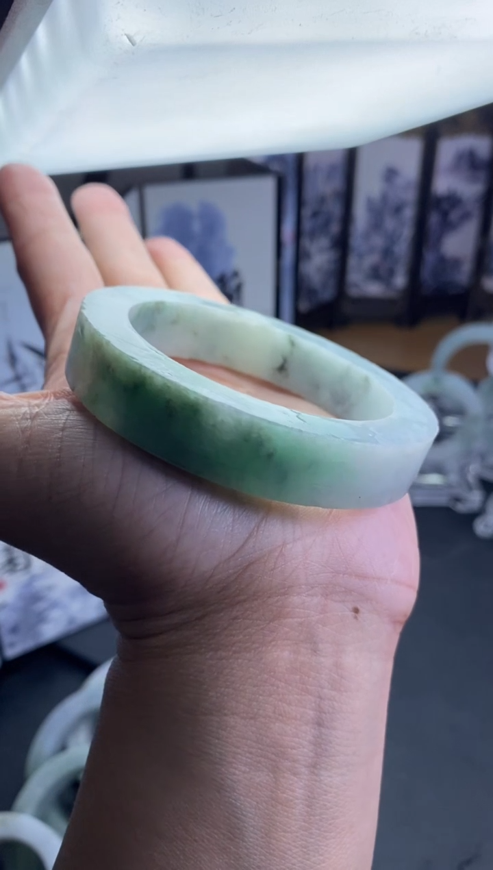 【闪购商品】定制翡翠正圈未镶嵌翡翠手镯
