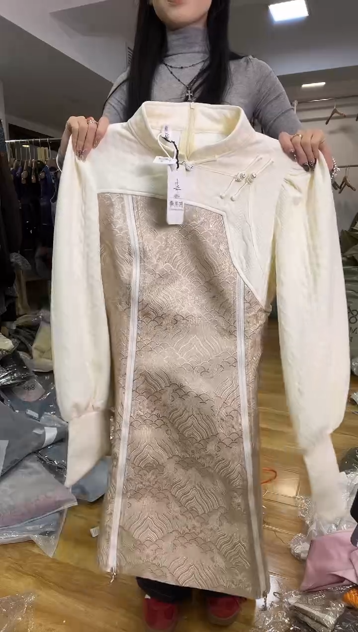 卫衣裙       L码        105-115斤