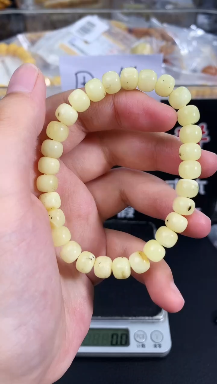 蜜蜡未镶嵌珠宝奇石11