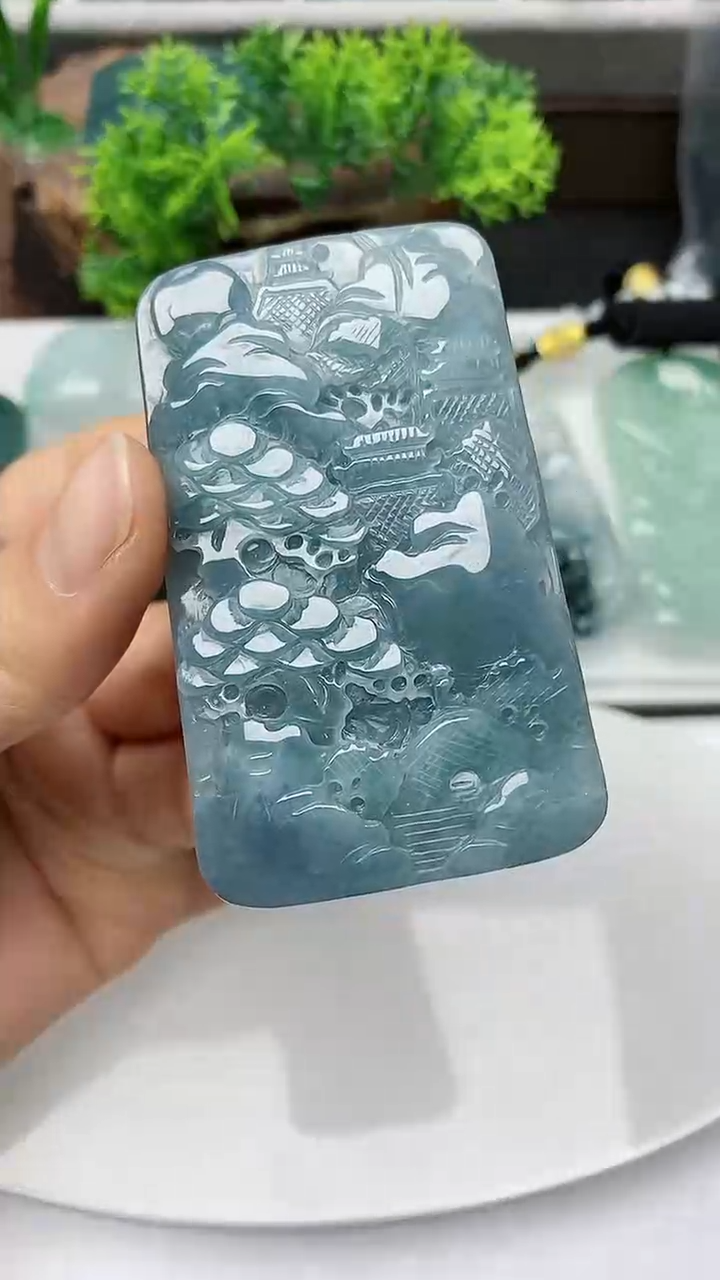 【闪购商品】翡翠颈饰未镶嵌         