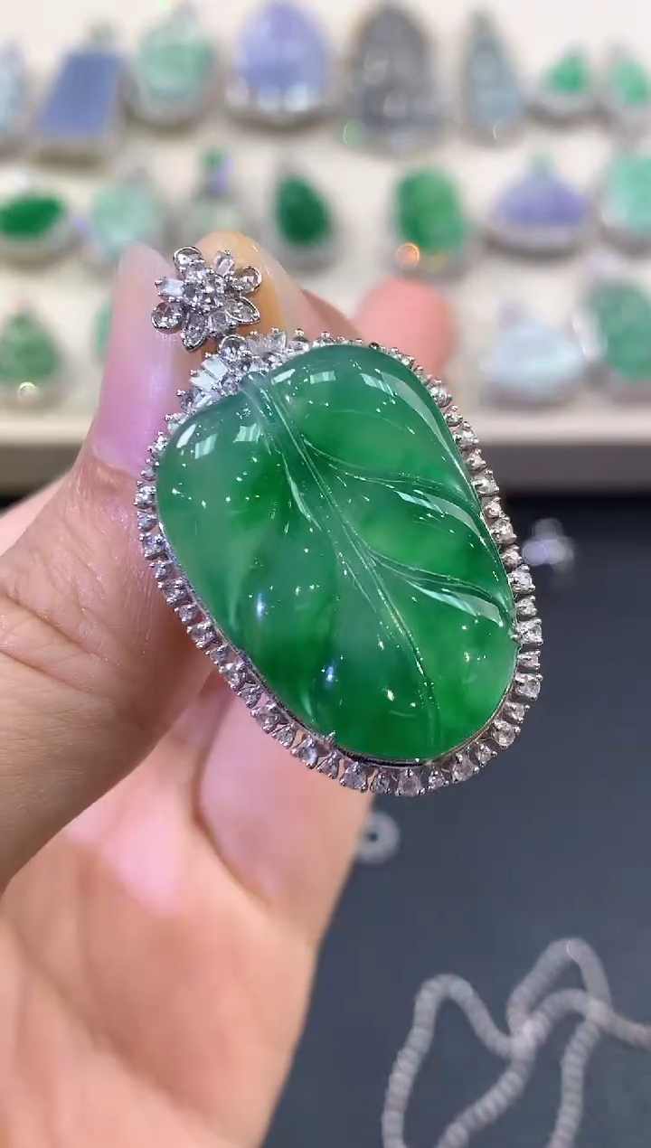 【闪购商品】翡翠吊坠(不含链)18K金镶嵌C121  