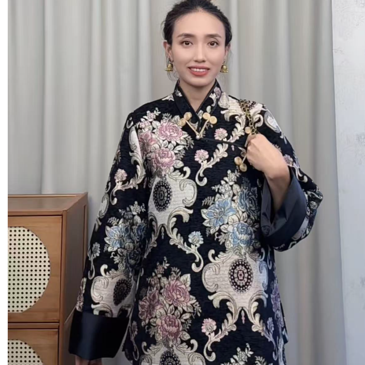 新款春秋女款藏装外套女生藏装民族服饰