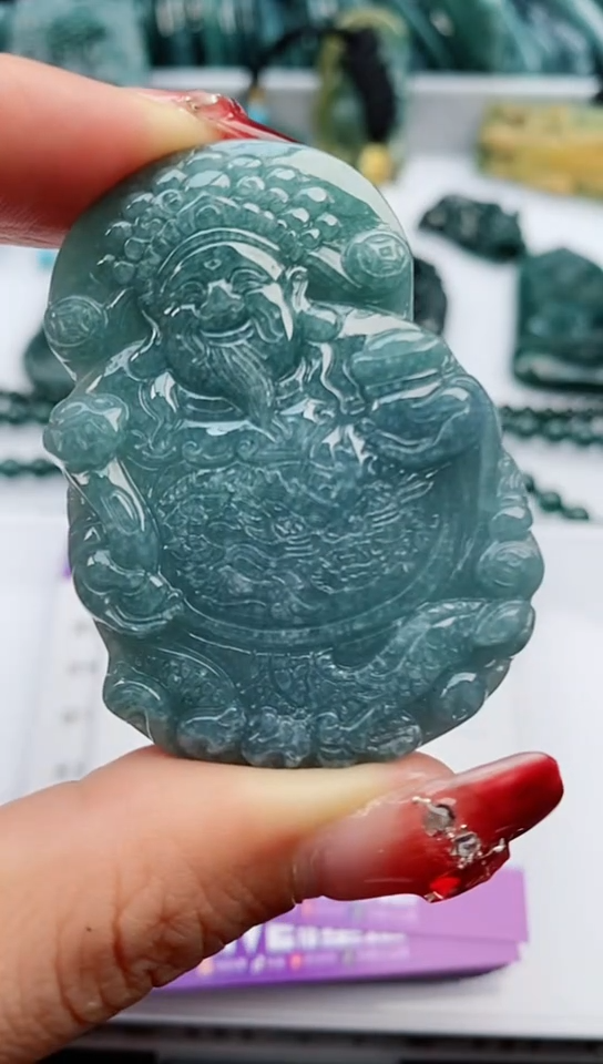 【闪购商品】翡翠颈饰未镶嵌             