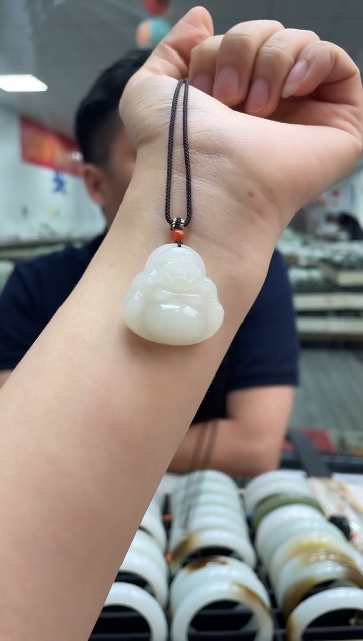 和田玉未镶嵌颈饰且末老熟佛公吊坠随机发一件