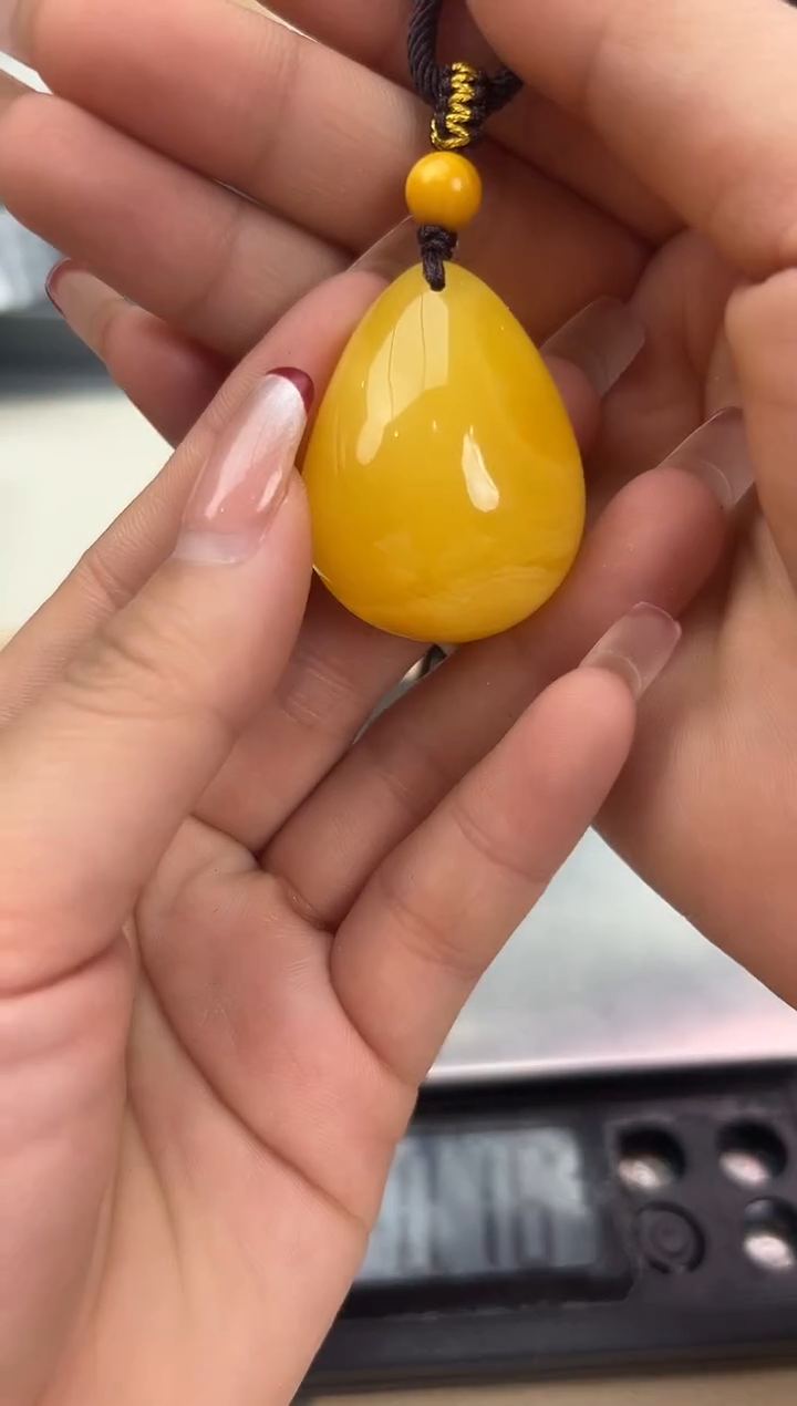 【闪购商品】琥珀裸石未镶嵌蜜蜡吊坠