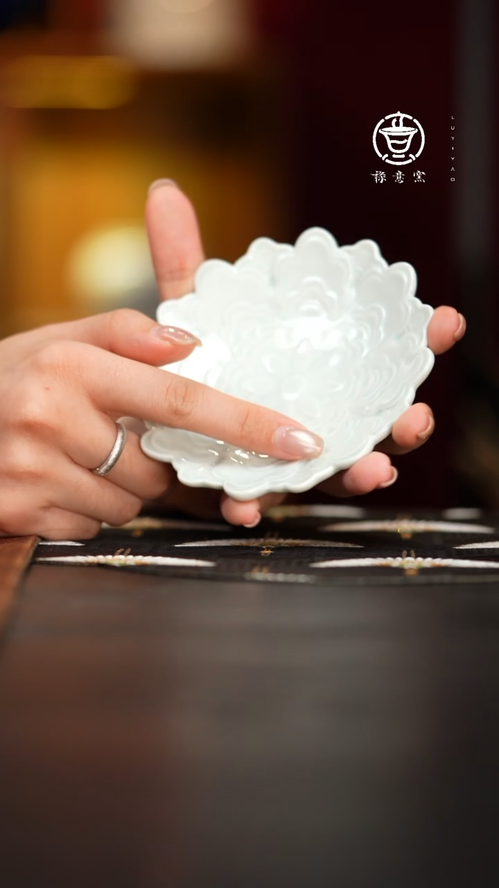 【闪购商品】禄意窑莲花花瓣底托